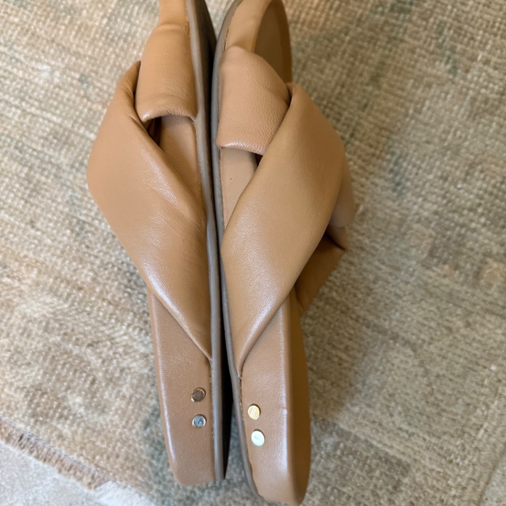 Leather slide sandal - Picture 6 of 6